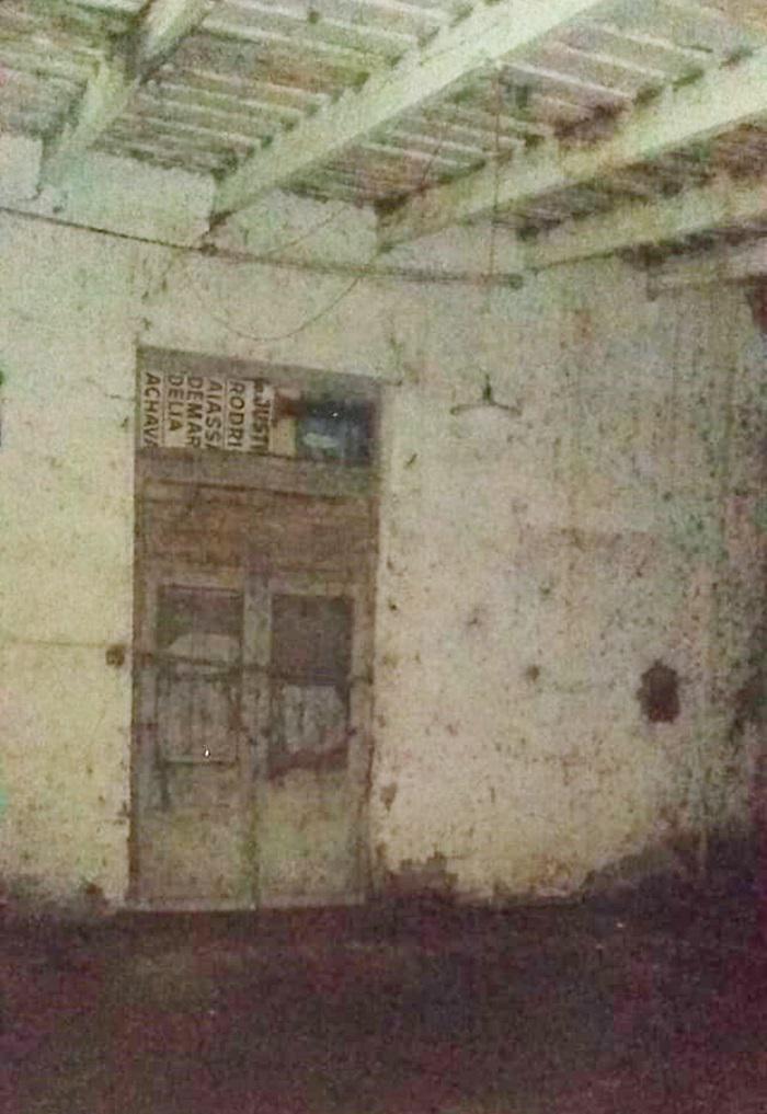 EDIFICIO CON MURCIÉLAGOS 019