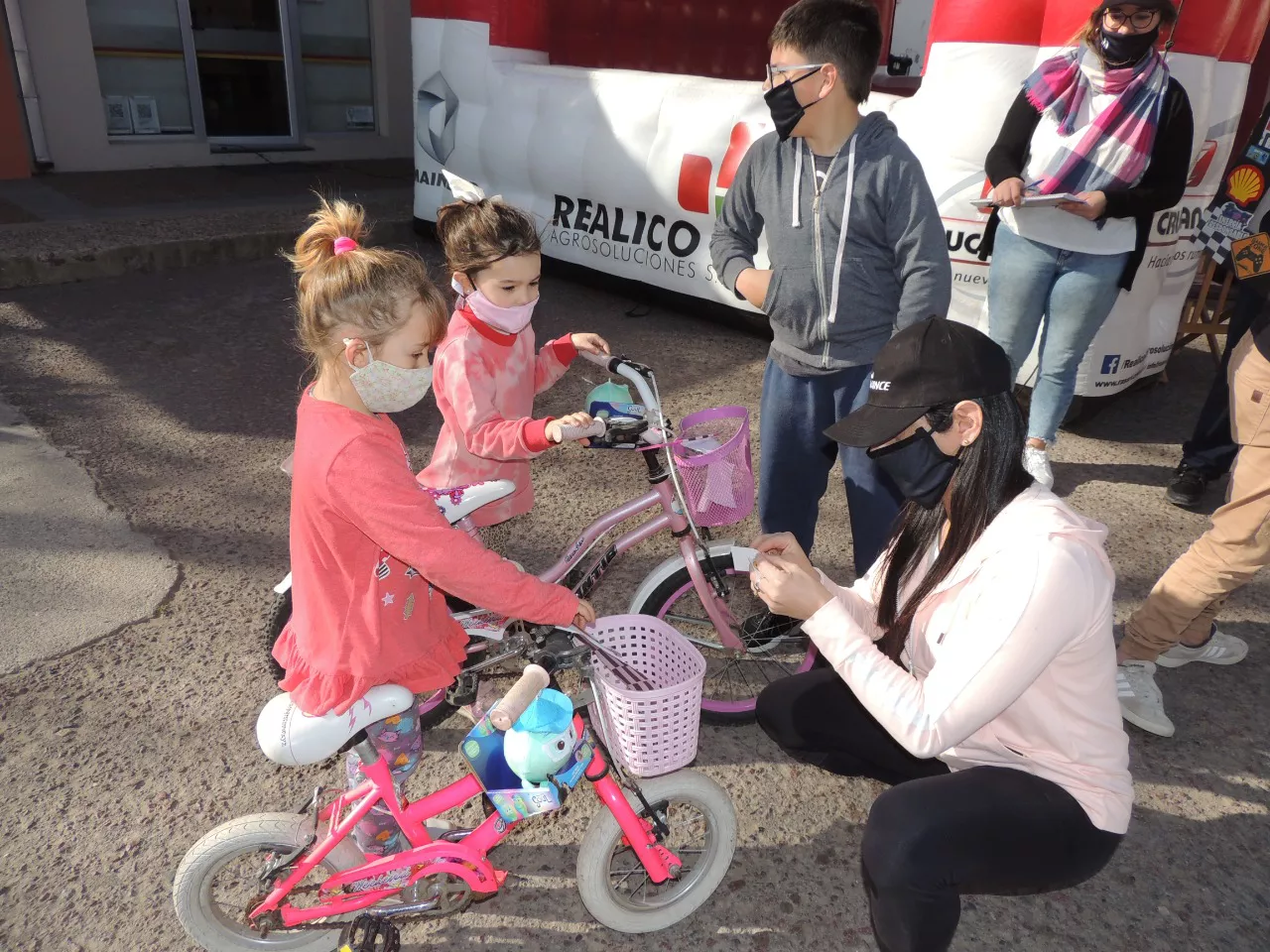 a16c2cf2-a93b-4ca9-867d-d214205d2b59