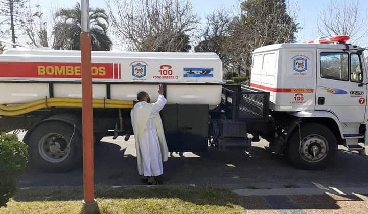 f1ed1328-4c50-43e8-9fd9-e2421113c3d5