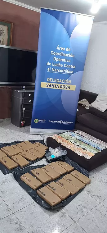 BANDA CIUDAD OCULTA 4