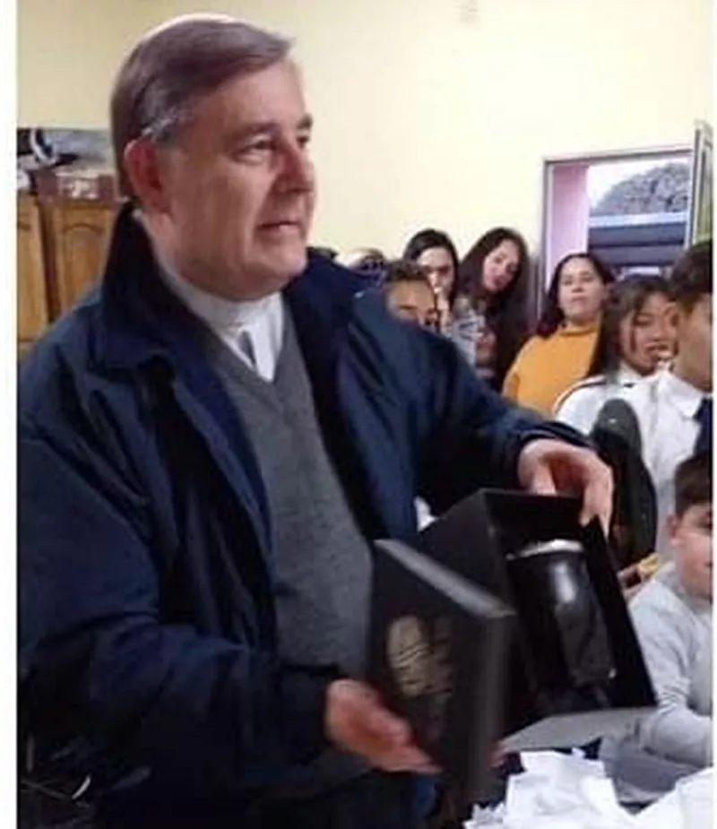 65f7fb5b-dab2-4663-a0e6-d36303dae0ed