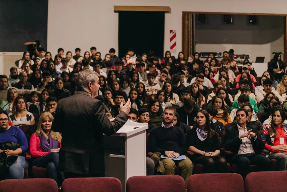 534012_resize-of-parlamento-juvenil-24