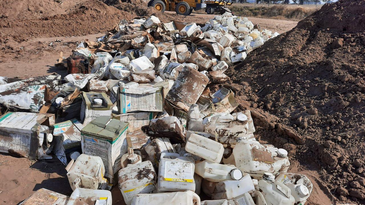 AGROQUIMICOS ENTERRADOS 1