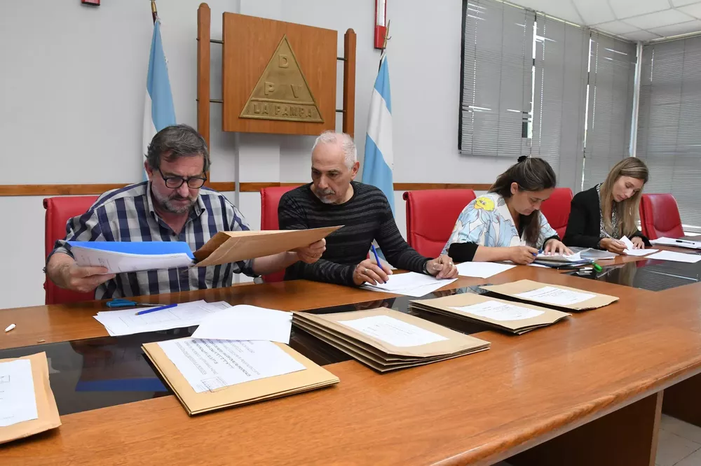 389306_resize-of-gus_3332