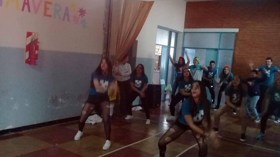 42168886_2099452546733073_7957859678275239936_n