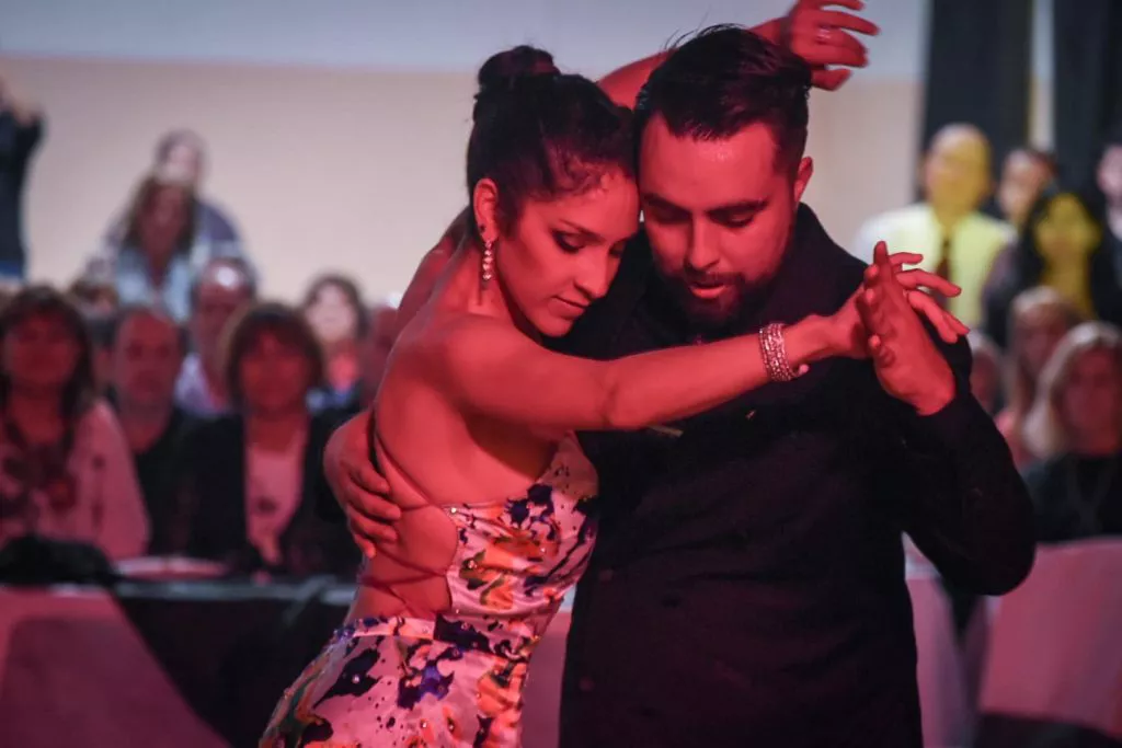 Tango 2