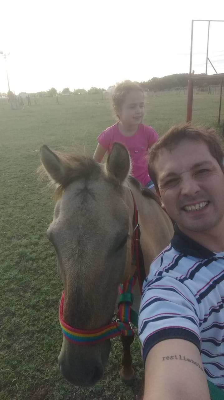 ISABELLA EQUINOTERAPIA