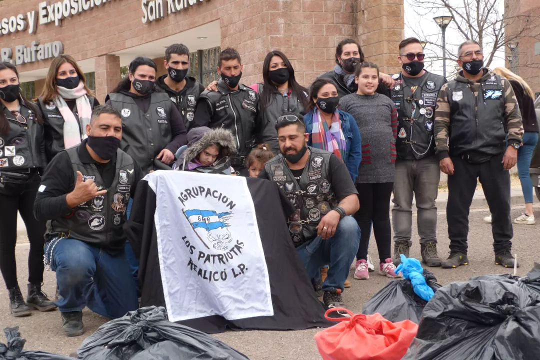 9cdac538-b8cf-401e-b57b-d213213e215e