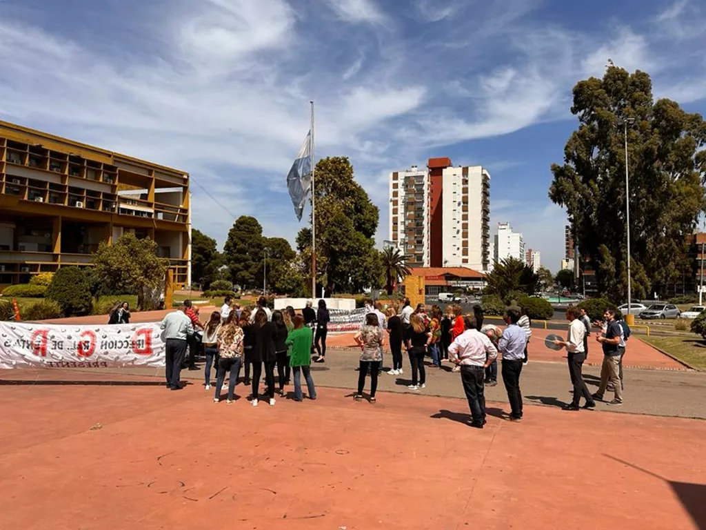 432c9727-5f10-46fe-9efa-fca043a092b0