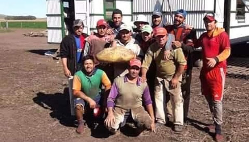 9895DA9C-3BEE-410E-BBAB-612CD01D64BE