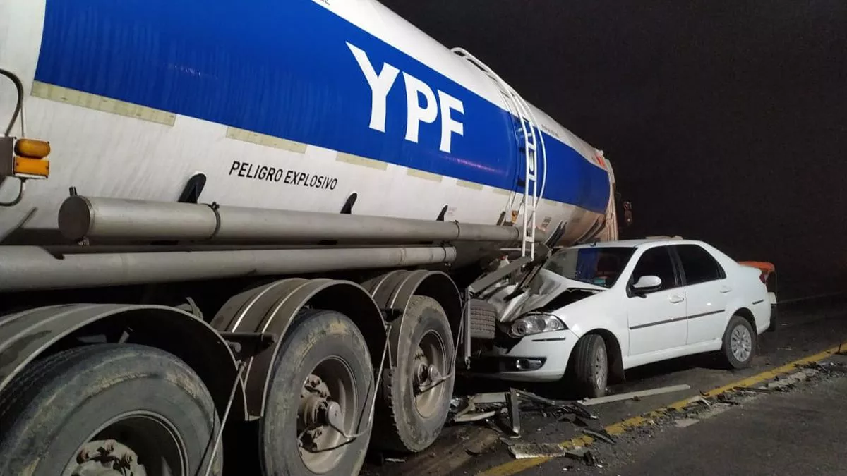 dos-automoviles-y-un-camion-estuvieron-involucrados-el-choque