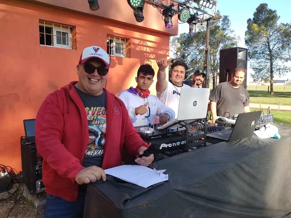 d9cf697f-8476-42a3-9d85-839c5740e122