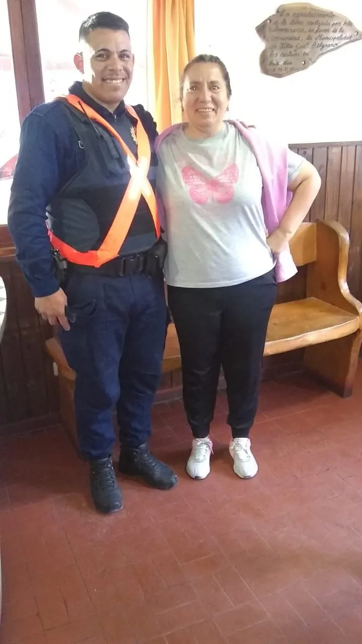 policia fiesta cerveza