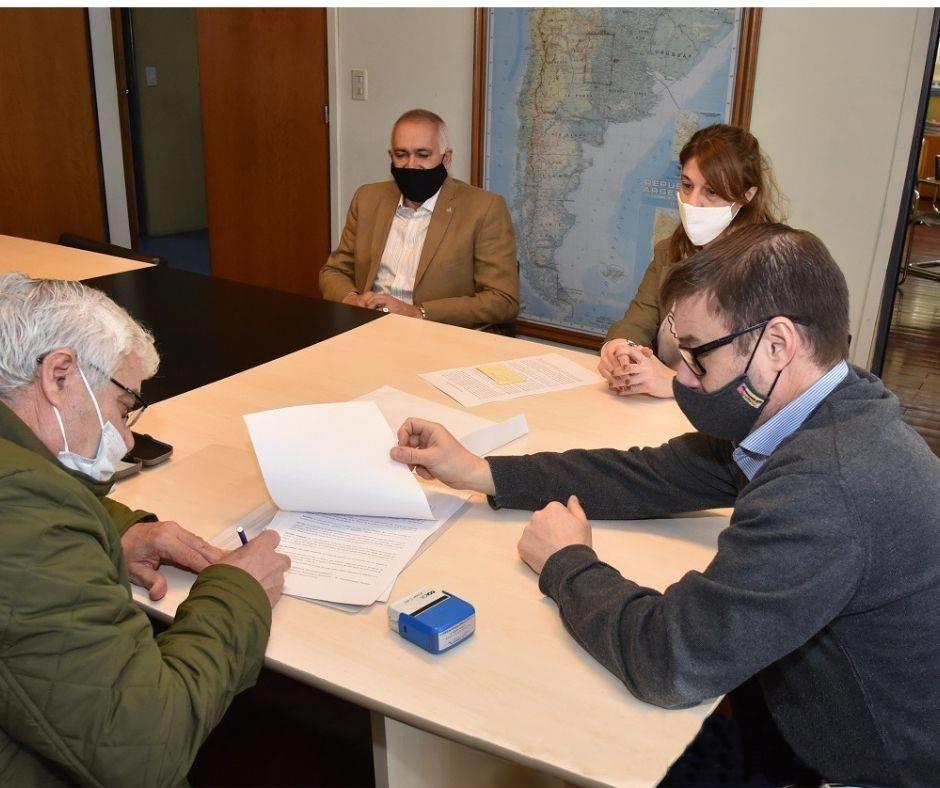 119343887_3384724944944314_7277893798961345344_n