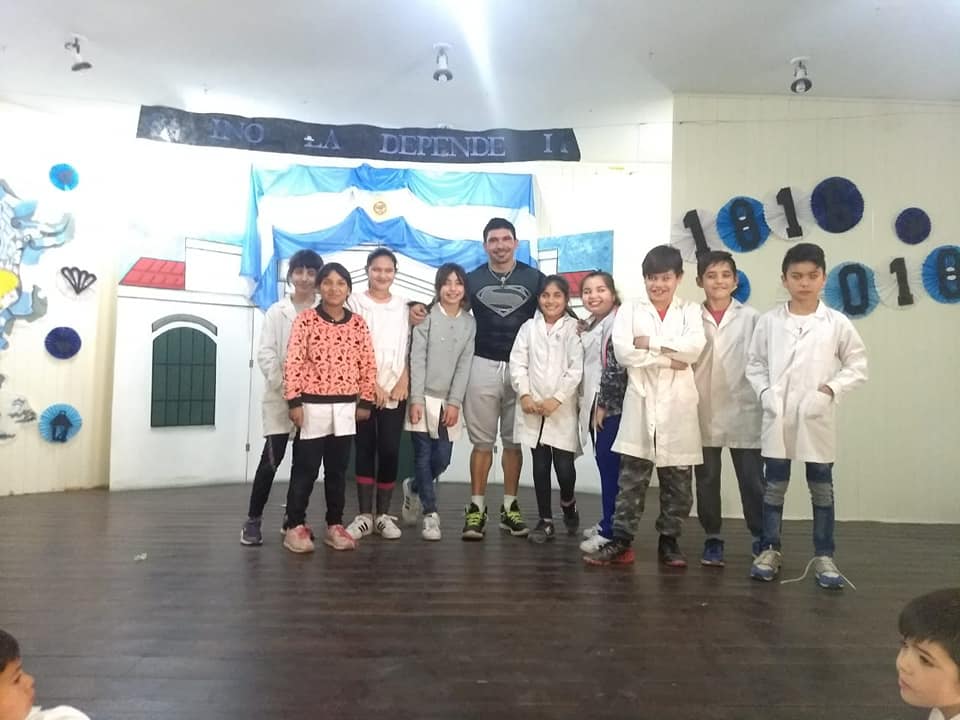 ortega en escuela 6