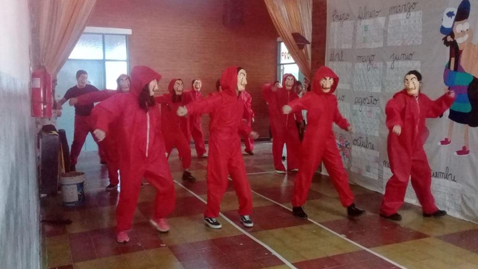 42224909_2099453993399595_2373529249962262528_n