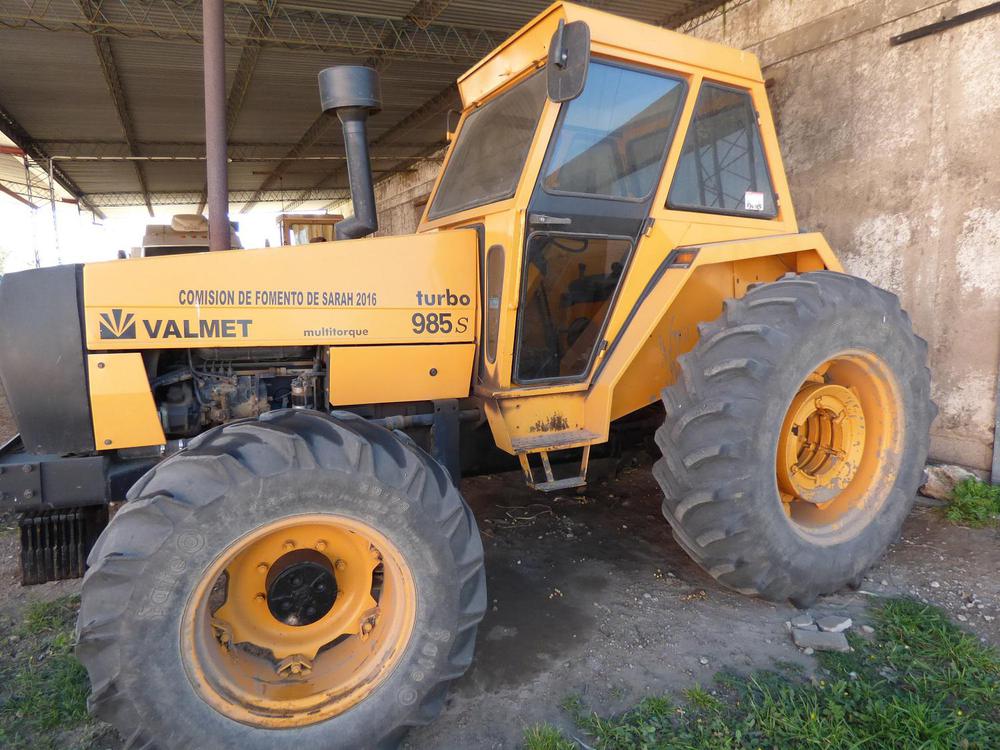 tractor Sarah