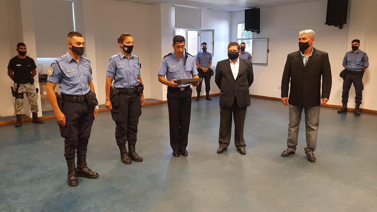 MENCION POLICIAS 4