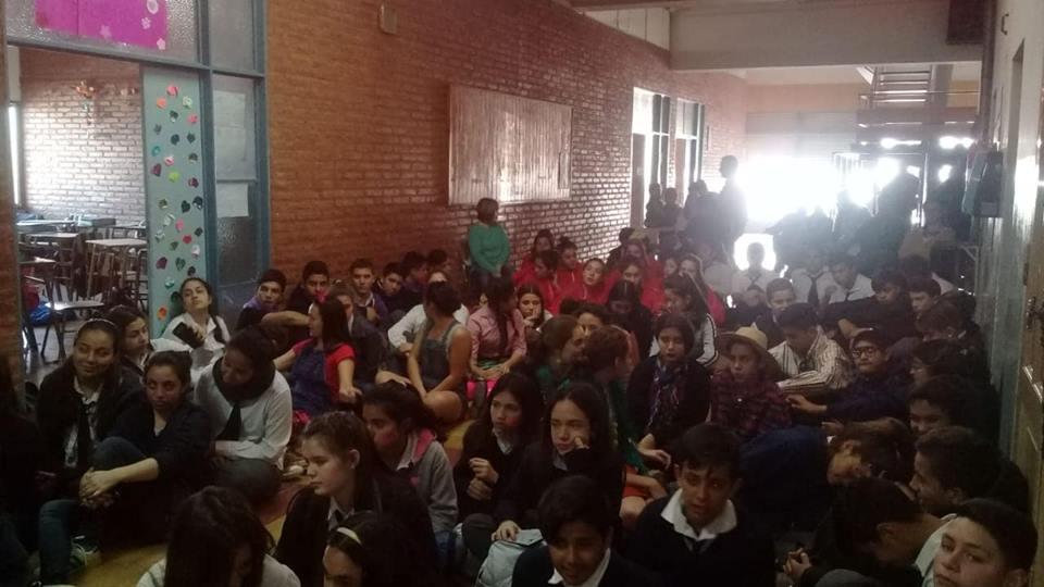 42241964_2099452360066425_2678208285705764864_n (1)