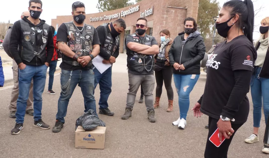 148c76b2-f8f7-43b7-b9de-c9d963ce48cd