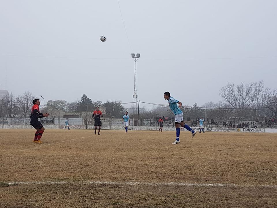 SPORTIVO ALVEAR FBC 4