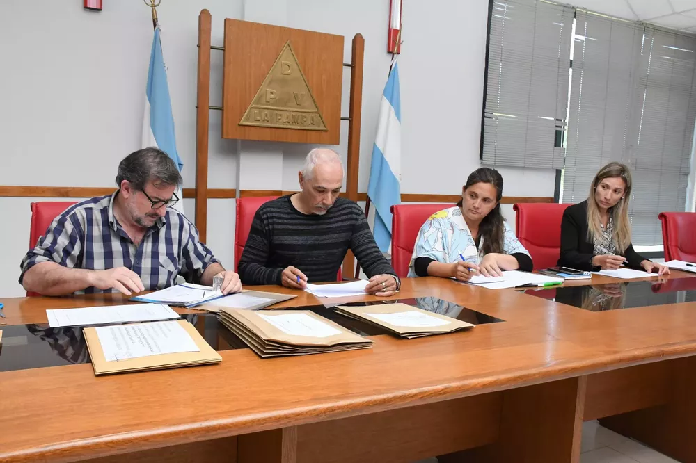 379373_resize-of-gus_3328