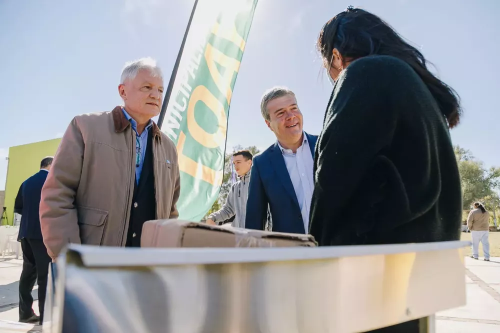 BANCO DE MAQUINARIAS 1