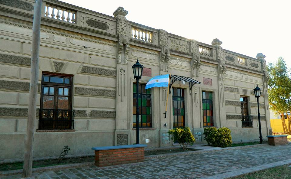 37600773_2005490686129260_276308775298662400_n