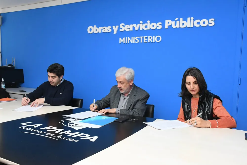 256587_resize-of-gus_7616