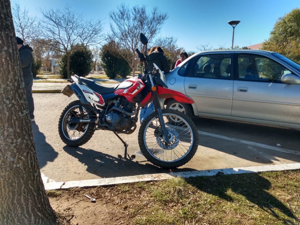 MOTO EN LA TERMINAL 3