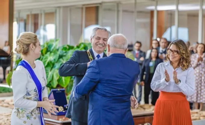 Fabiola condecorada 1