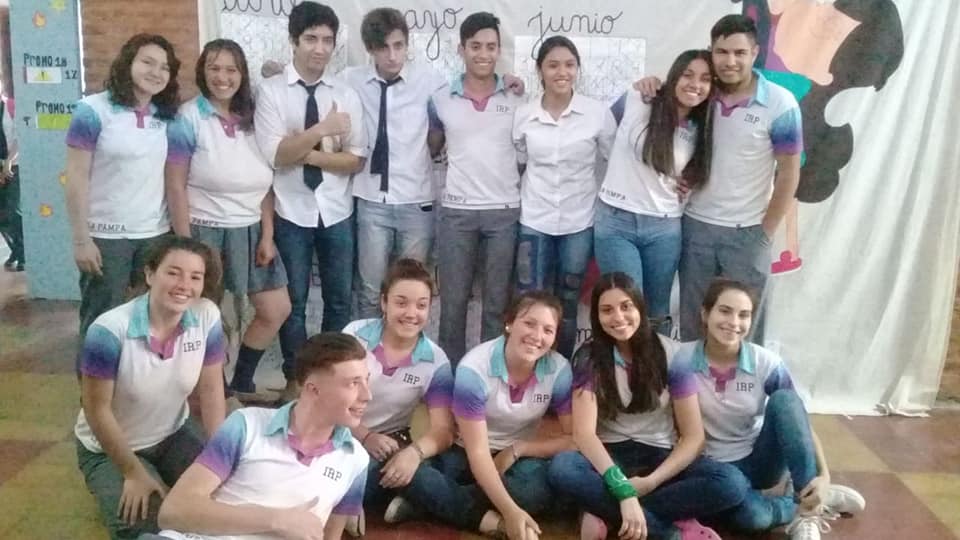 47168804_2196360420375618_696841079223222272_n