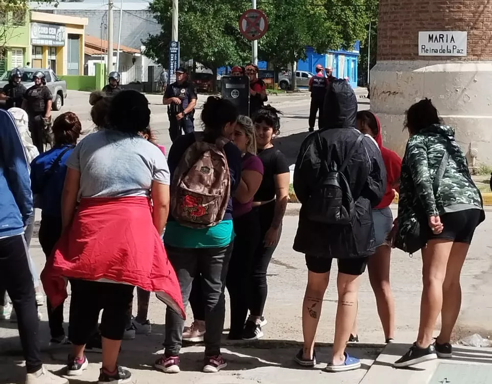 b909309c-4df5-4b63-8fd2-e5a47883f40b