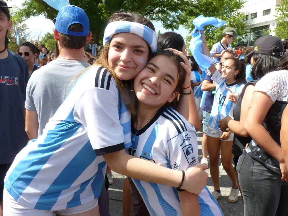 festejos argentina campeon mundial 80 (FILEminimizer)