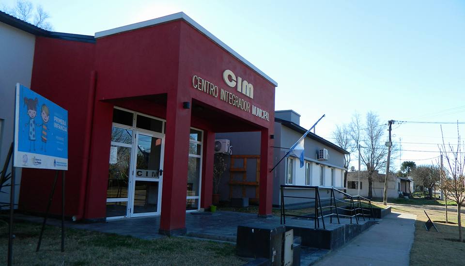 37403298_2005490796129249_2444878006892625920_n