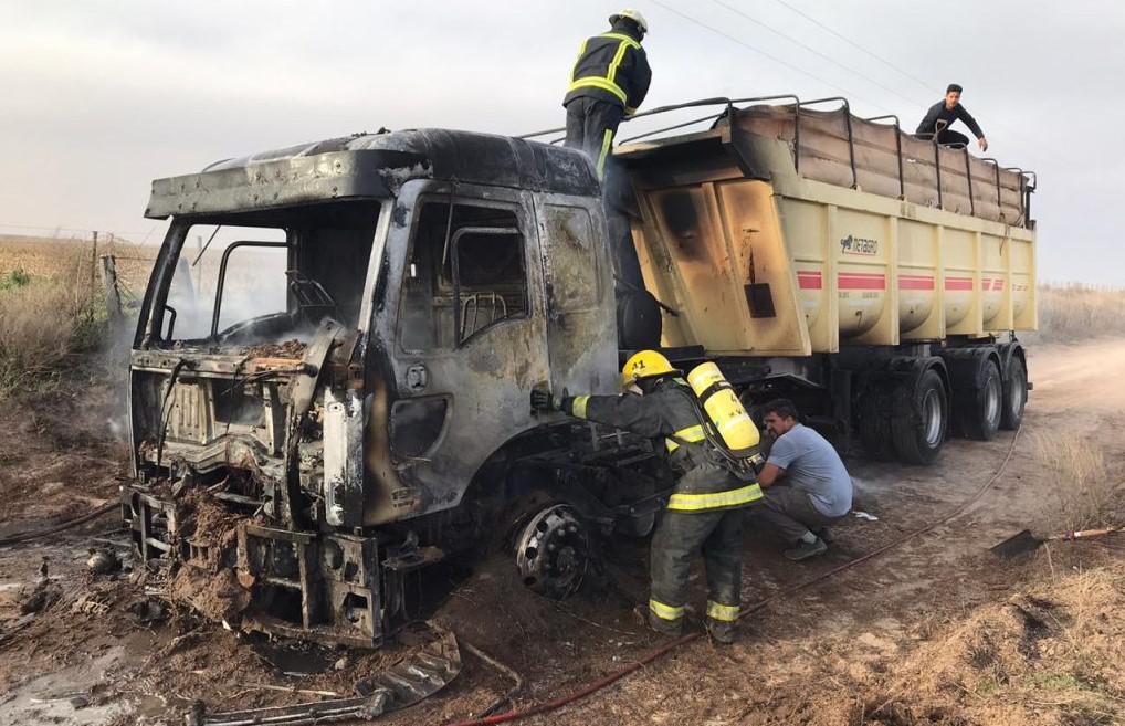 Incendio camion en el Guanaco 3