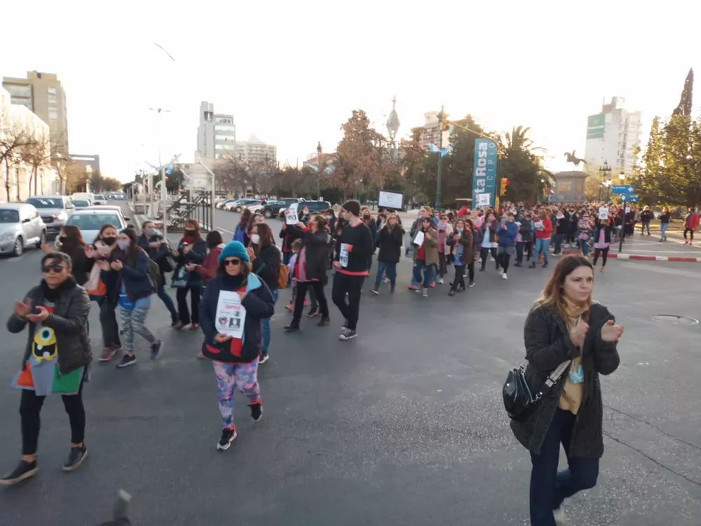 autoconvocados-docentes-marcha-plaza-san-martin-contra-la-violencia