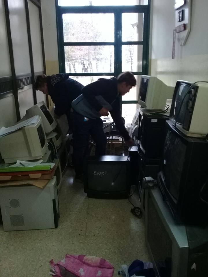 35463291_464188950676811_605945247523930112_n