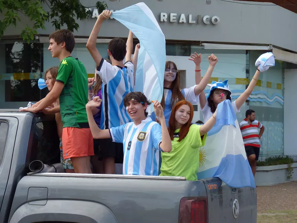 festejos argentina campeon mundial 96 (FILEminimizer)