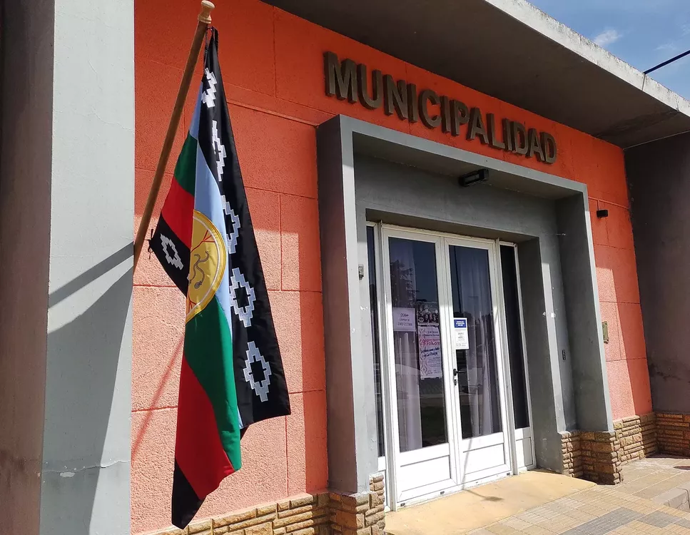 municipalidad bandera ranquel media asta 2 (FILEminimizer)