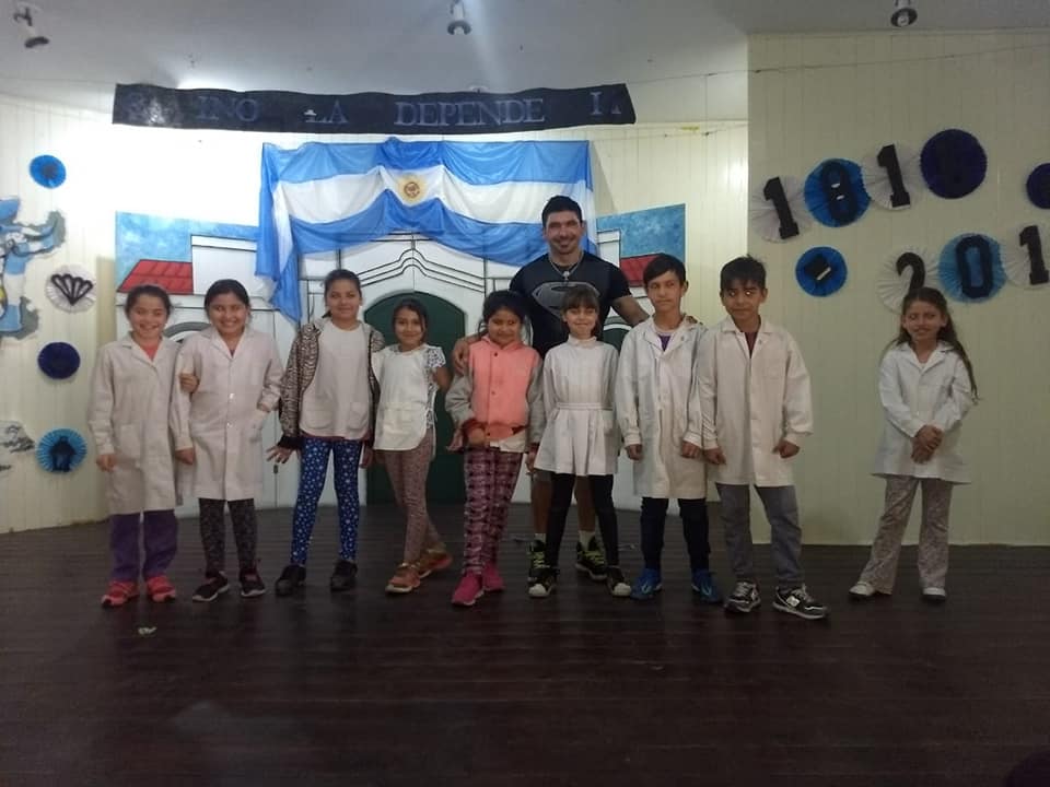 ortega en escuela 8