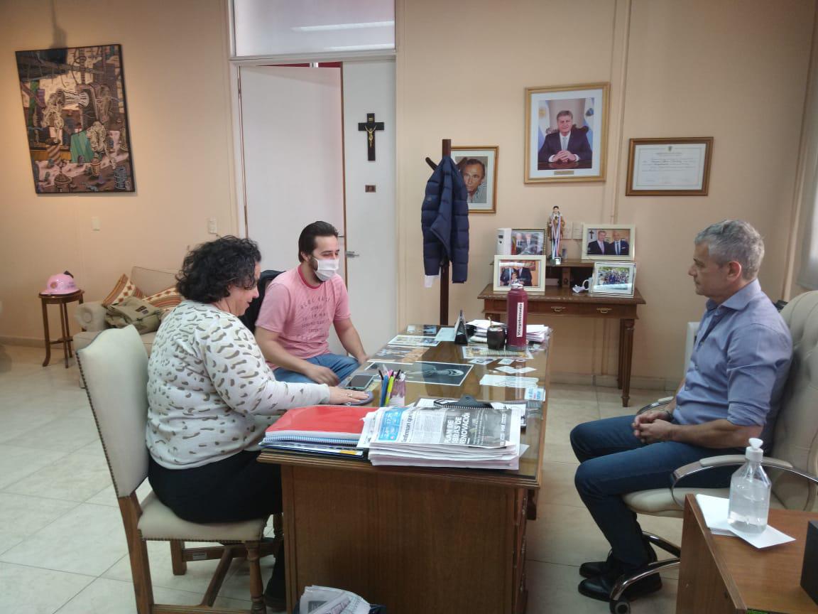 EL VICEGOBERNADOR CON EL ESCRITOR BORELLO 1