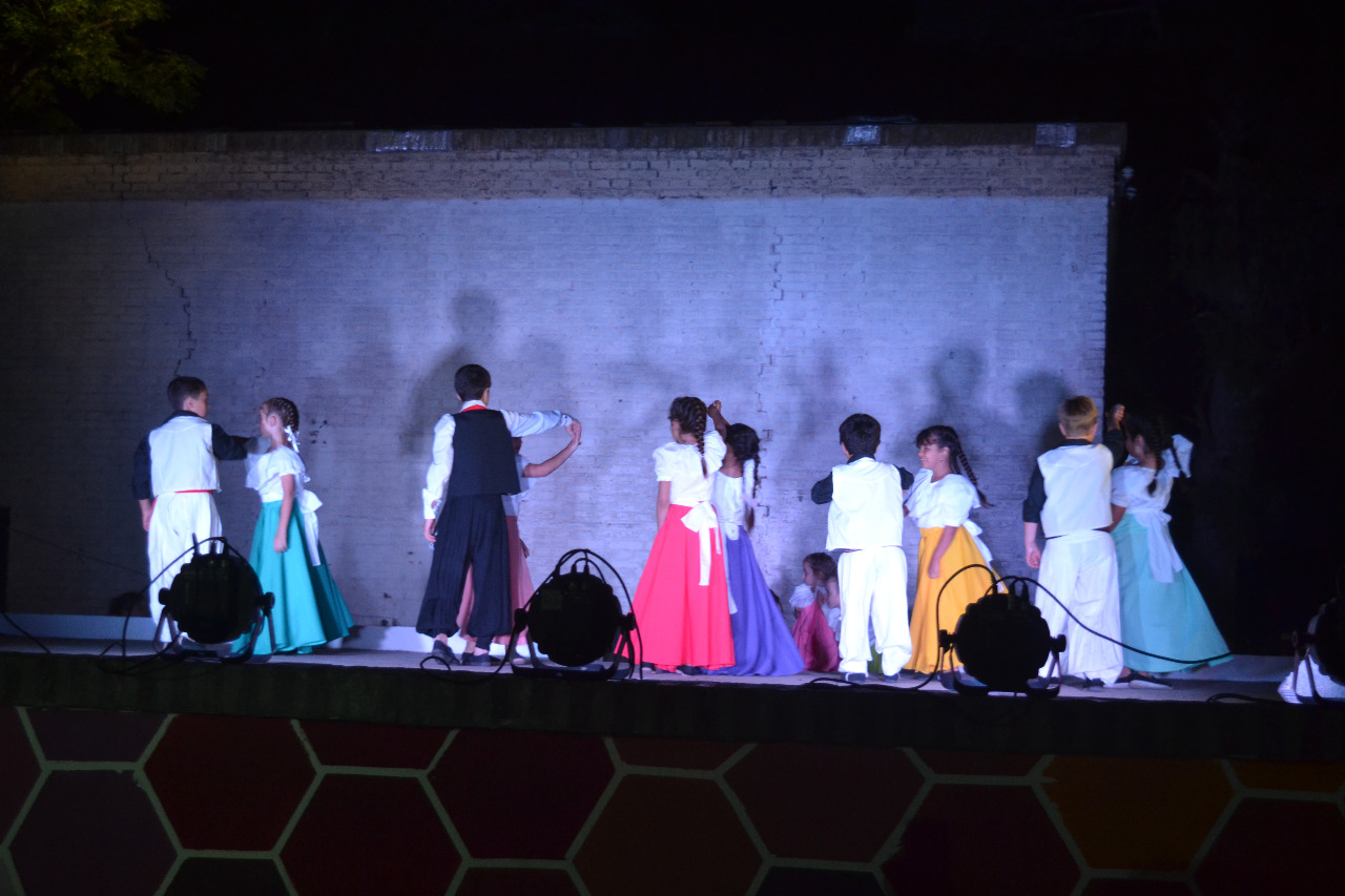 0979f3aa-936f-49a4-b8c4-38a14884a9e1