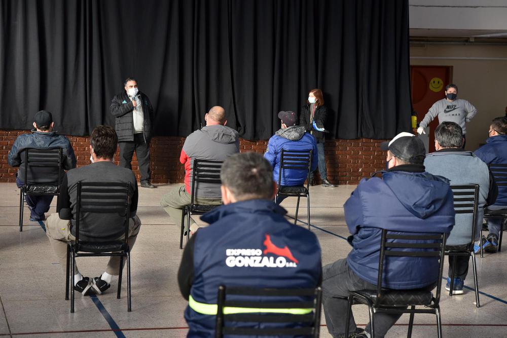 731624_covit-19-hisopados-en-esc.-221--4-