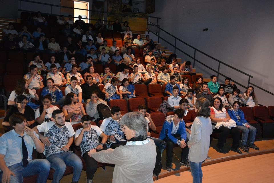 33446973_1962622517103602_44569618659934208_n