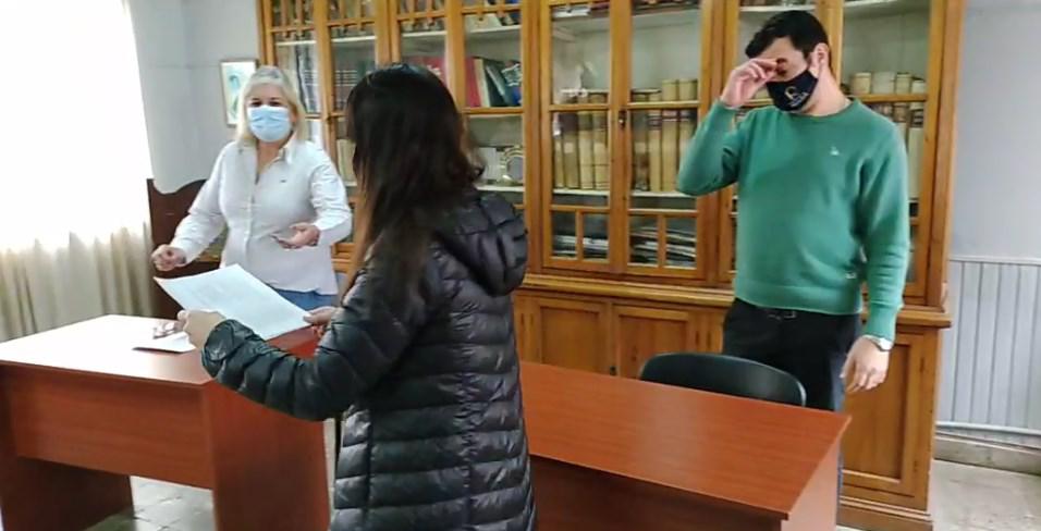 Entrega de petitorio comercio a Bongiovanni