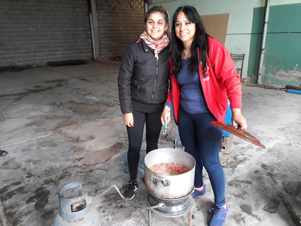 41570856_2089724274372567_449602948981325824_n