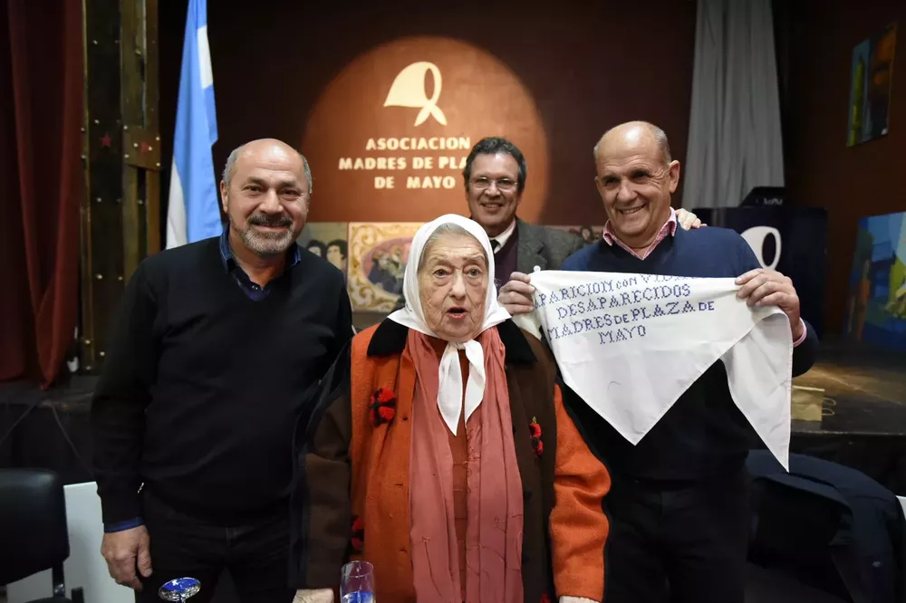 299134890_614114796744075_5551682181527855157_n