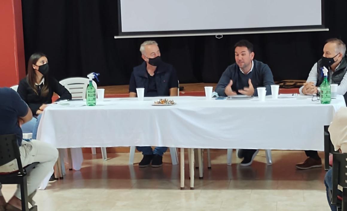 9ff741d6-20d0-41e7-8dd2-42865d0d5a12