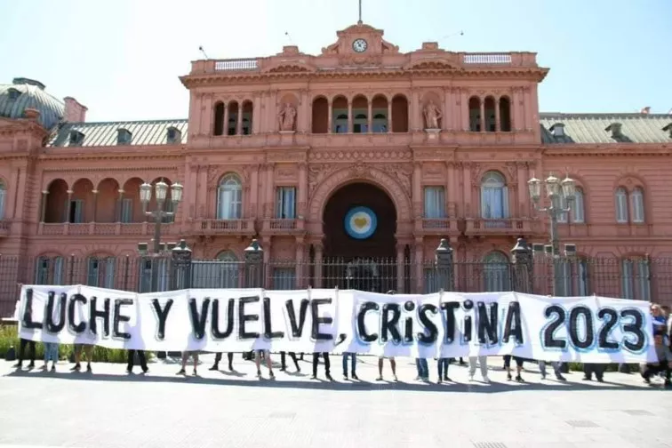 APOYO A CRISTINA